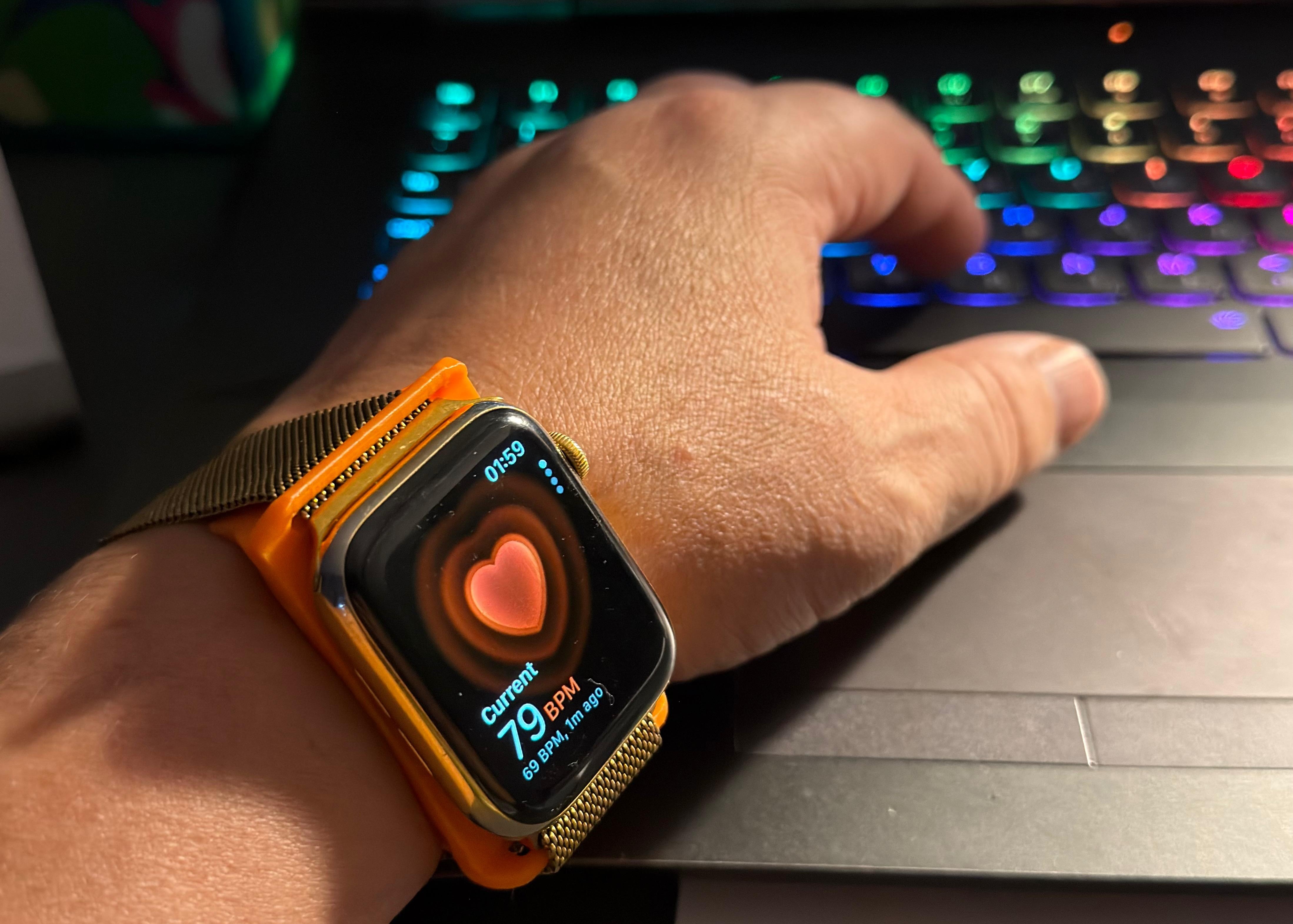 Форма корпуса на столе